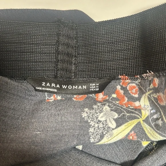 Zara Long Sleeve Flared Sleeve Floral Top – Black with Multi-Color Floral Design - Picture 7 of 8